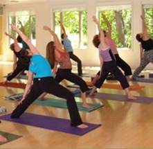 Disfruta de clases de yoga online en Tuarboldevida